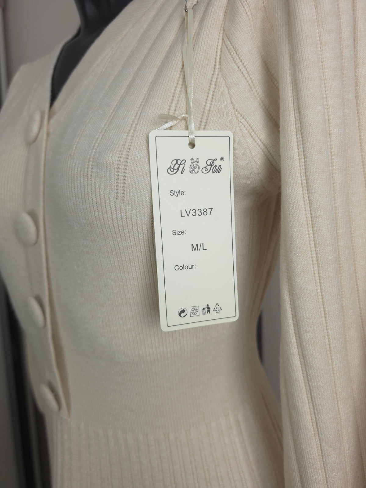 Elegantes Damen Strickkleid mit Knöpfen & Puffärmeln – M/L – 4 Farben