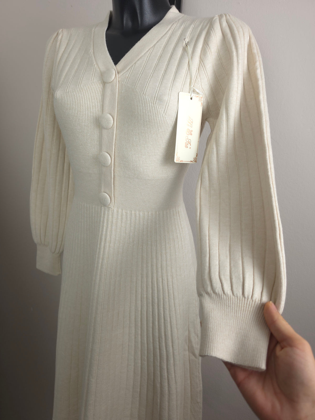 Elegantes Damen Strickkleid mit Knöpfen & Puffärmeln – M/L – 4 Farben
