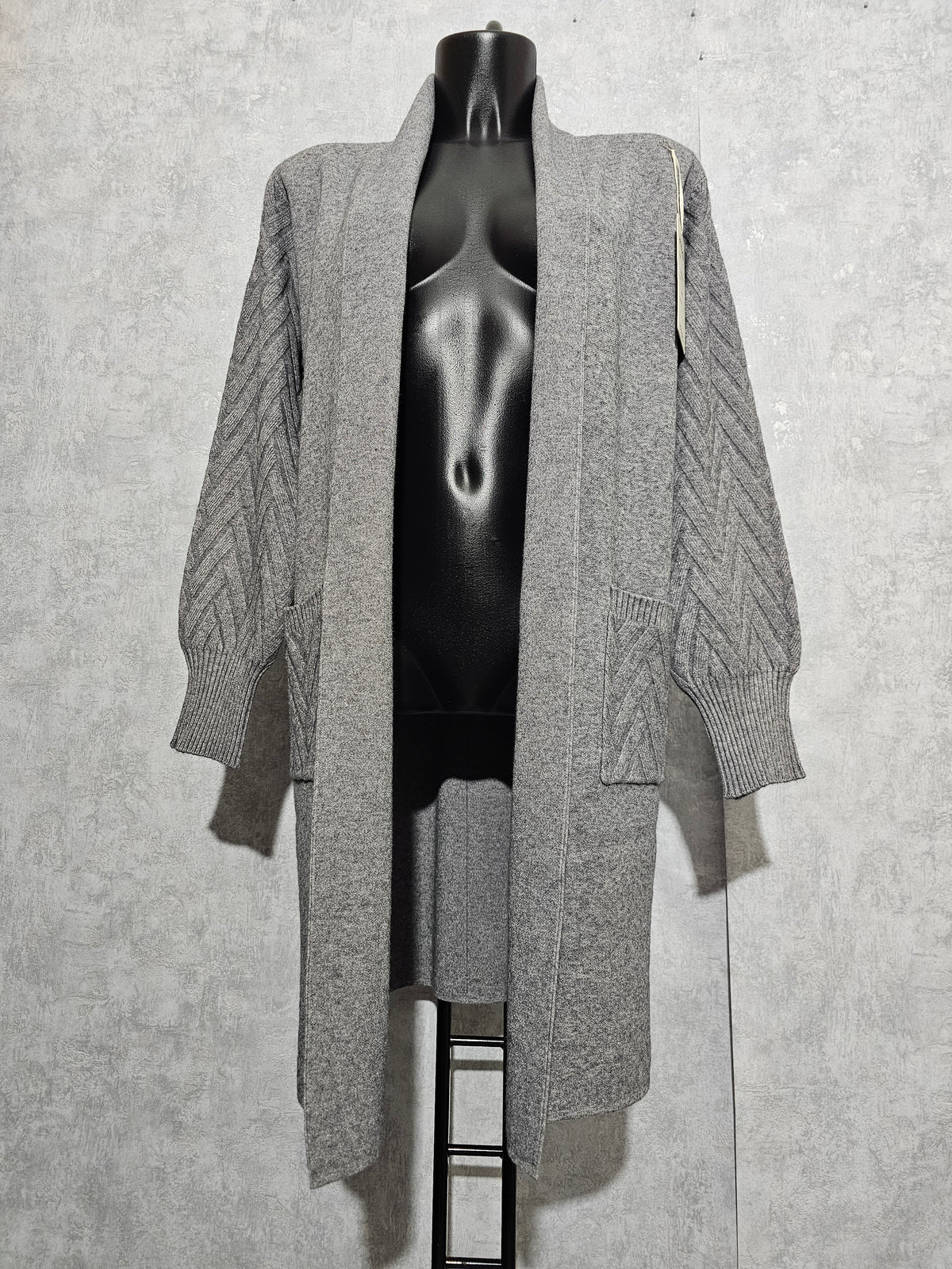 Elegante Strickjacke in Grau mit Kaschmir – weich & stilvoll