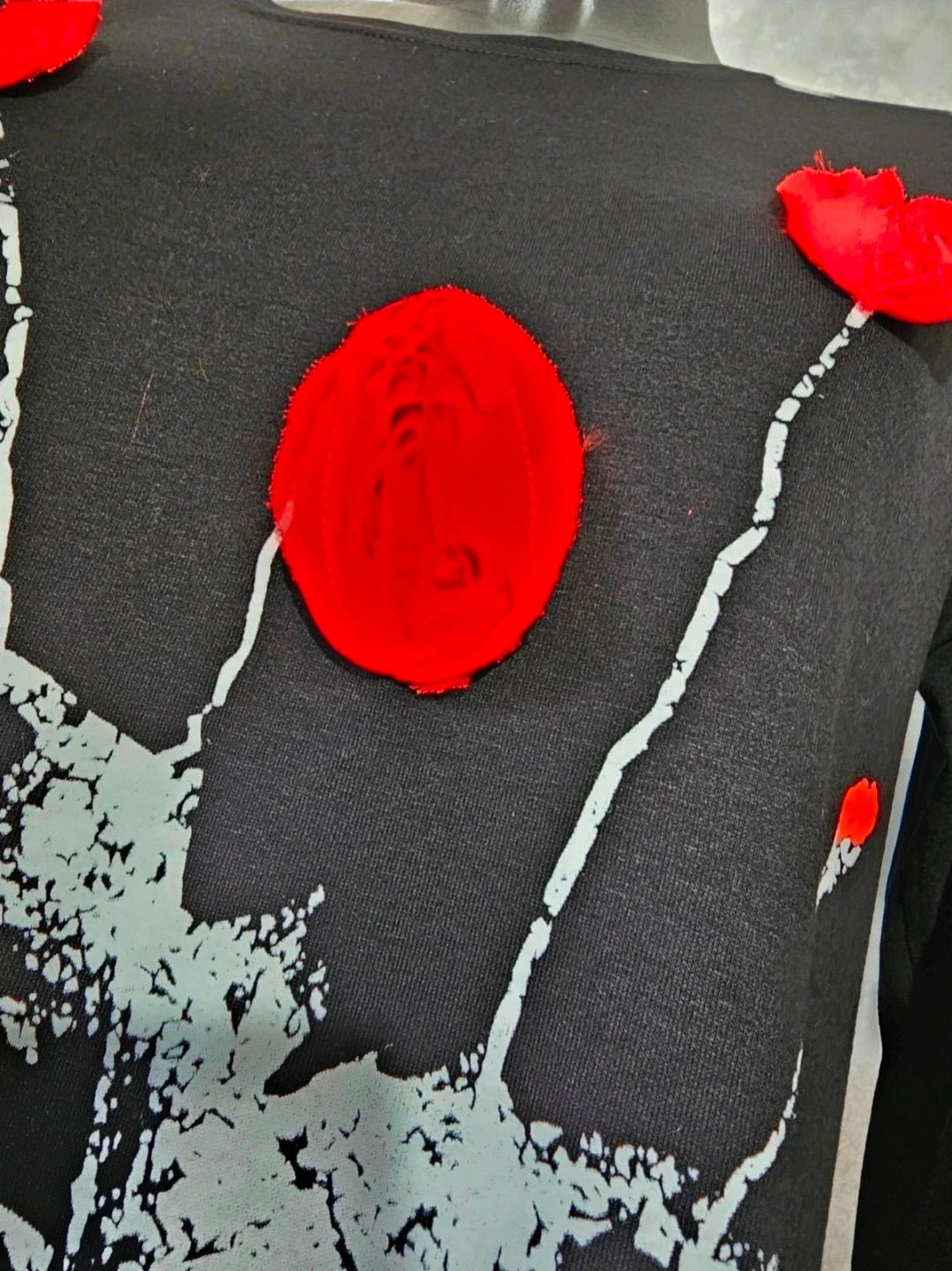 Elegante Damen Tunika mit 3D-Blumen – Schwarz/Rot – Größe 50