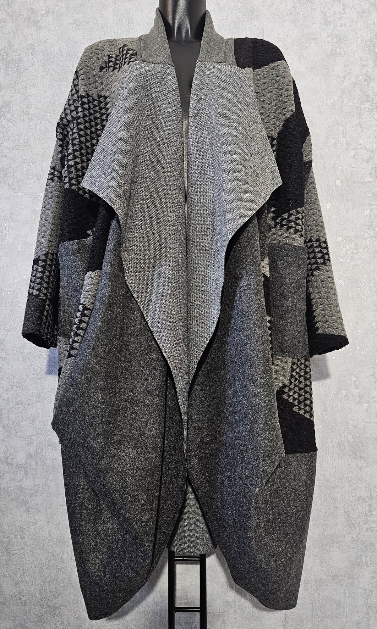 Oversize Cardigan mit Muster – Plus Size Strickjacke Made in Italy