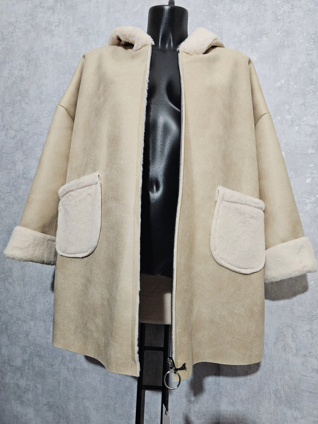 Warme Oversize Kunstfell-Jacke mit Kapuze