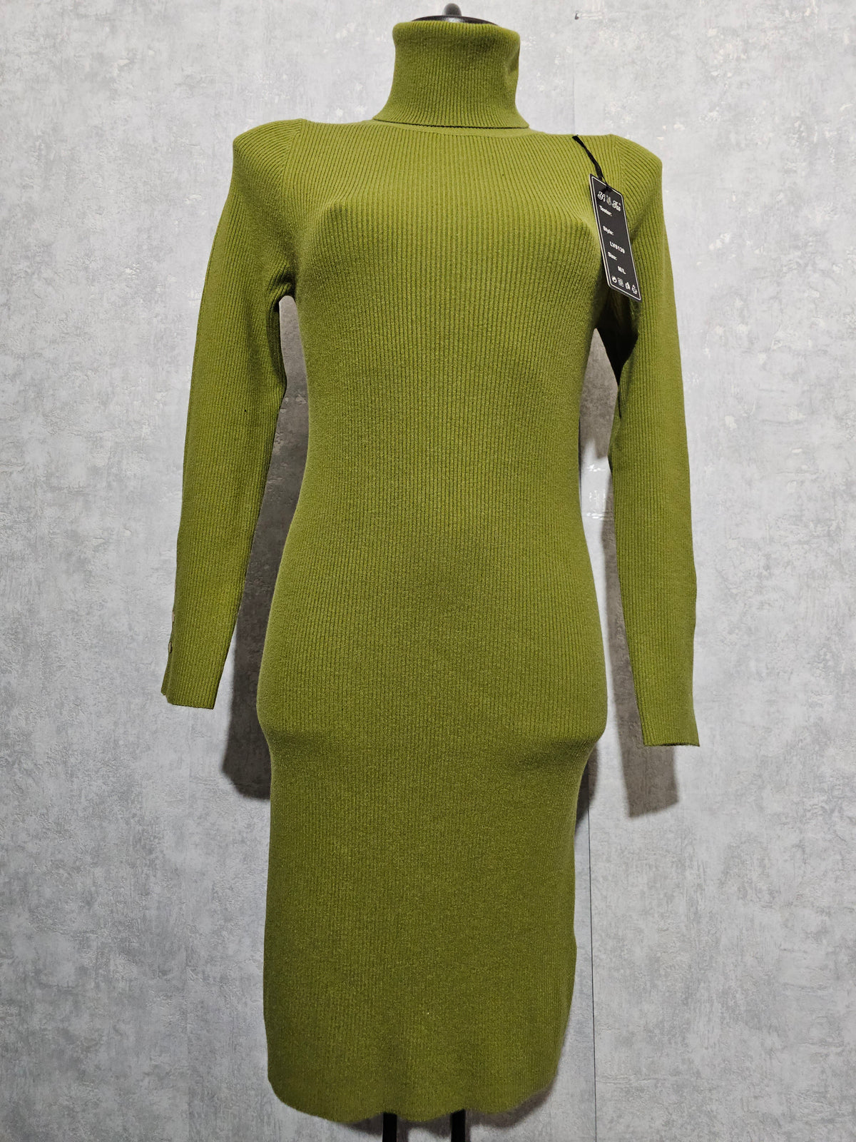 Elegantes Strickkleid Schwarz – Rollkragen & Goldknöpfe – Warm, Weich & Figurbetont, Größe M/L