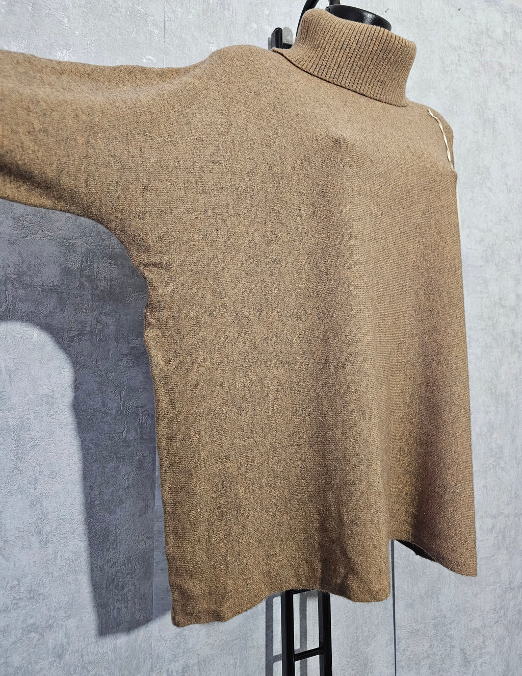 Oversize Rollkragen Pullover – Taupe | L/XL | Warm & Weich