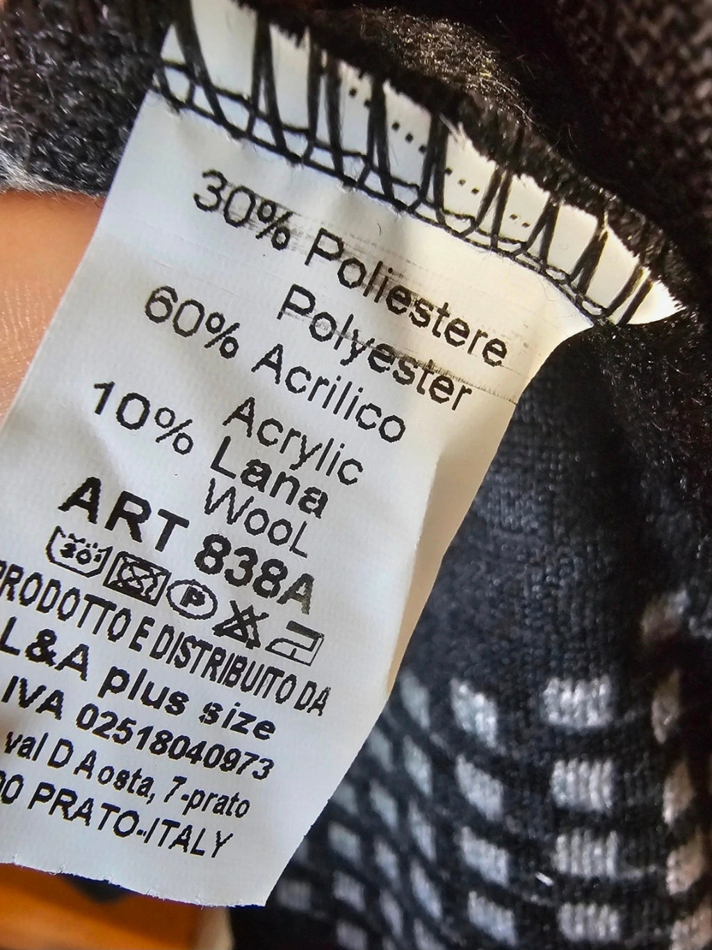 Außergewöhnlicher Long Cardigan / Strickmantel in Grau-Schwarz