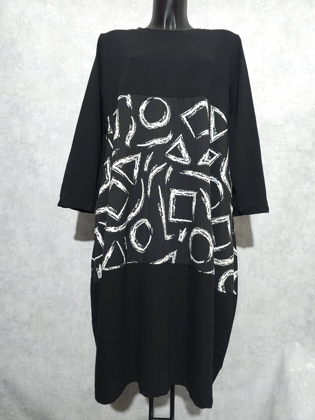 Oversize Kleid mit Print & Taschen – 2 Designs