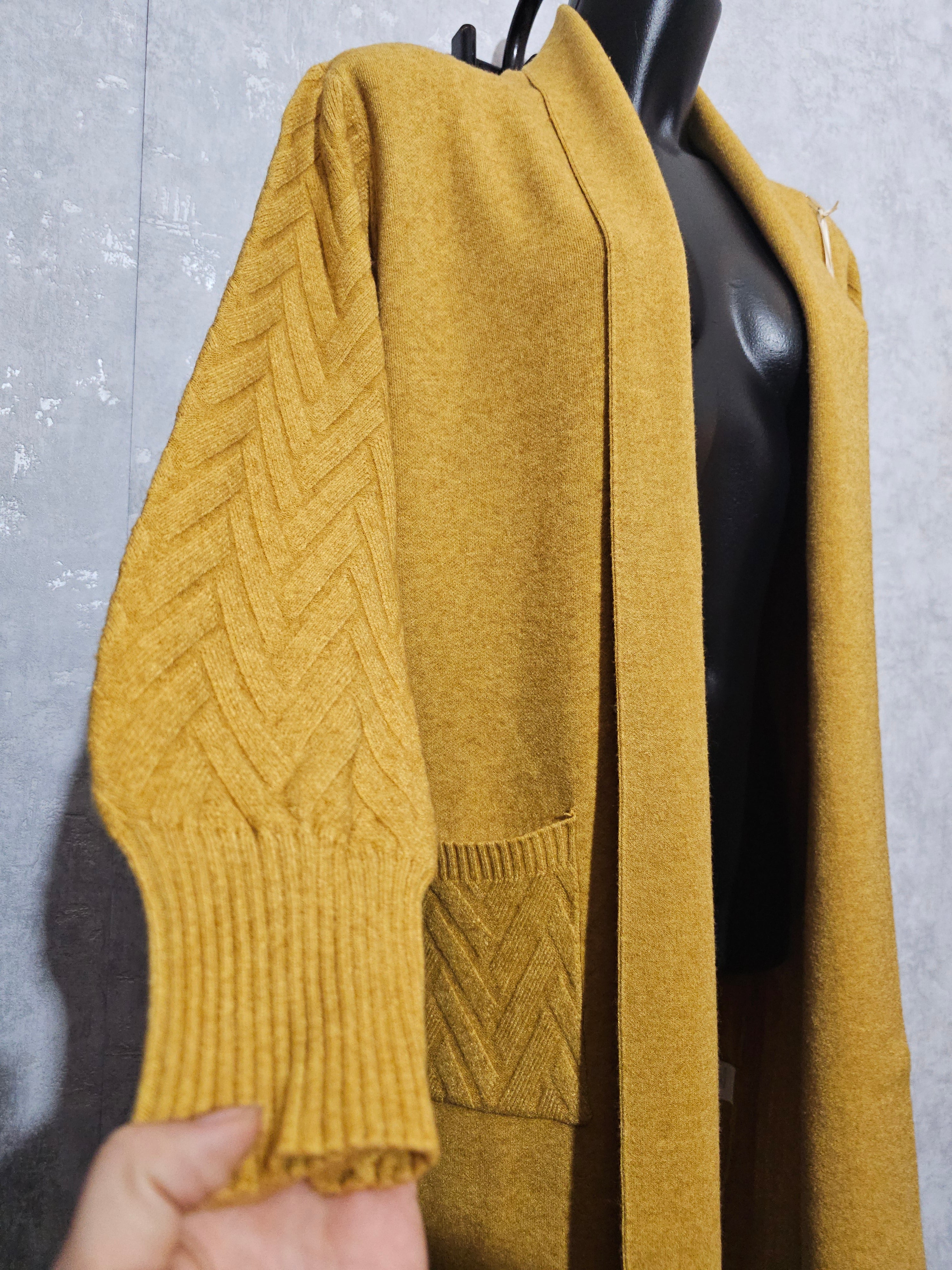 Eleganter Strick-Cardigan in Gelb