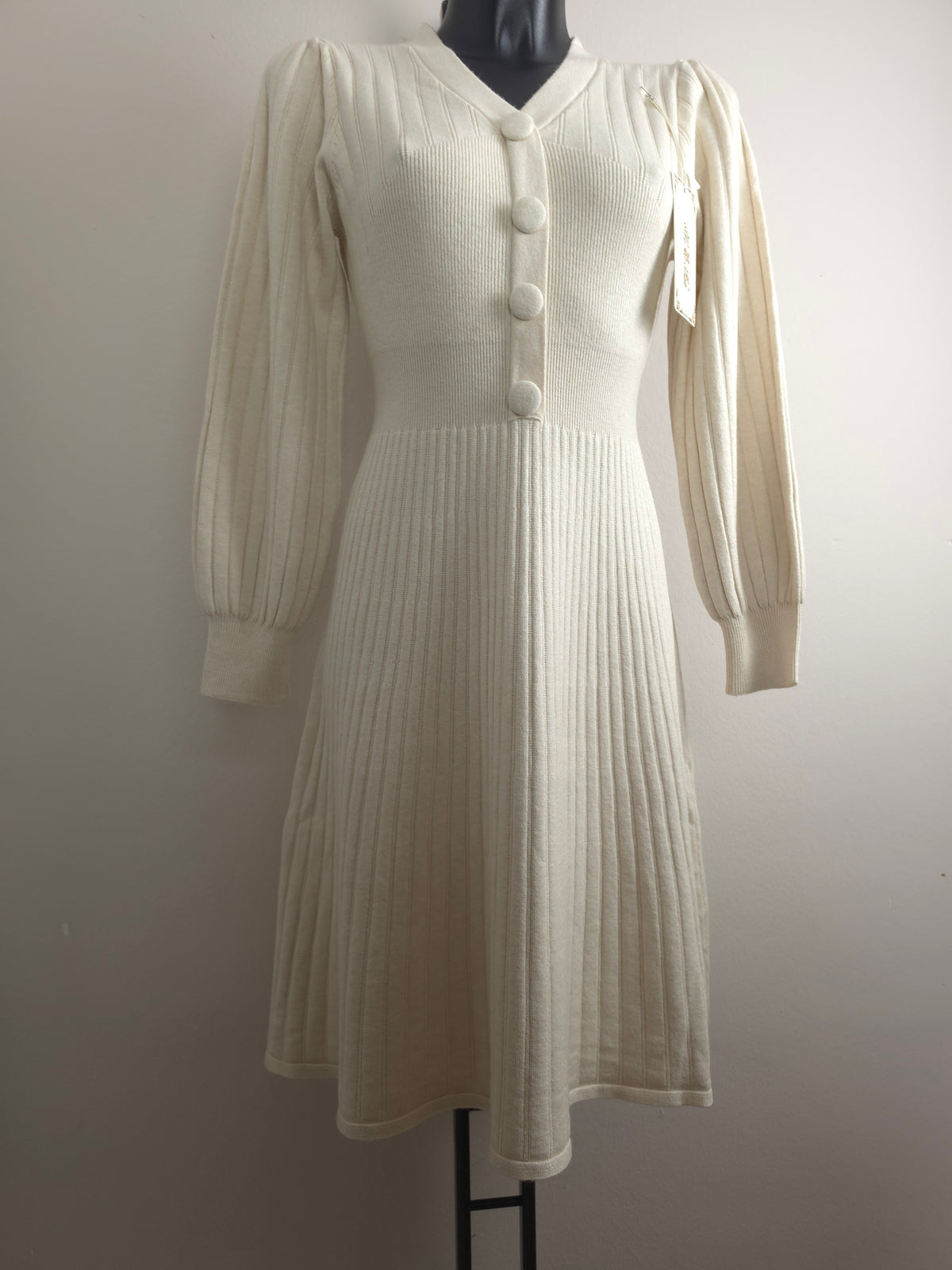 Elegantes Damen Strickkleid mit Knöpfen & Puffärmeln – M/L – 4 Farben
