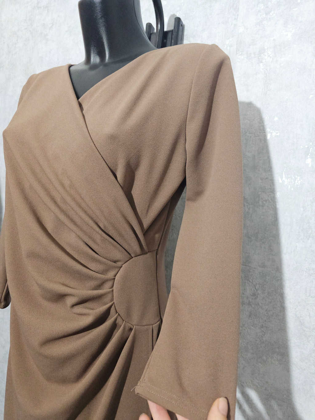 Elegantes Kleid mit Wickeloptik – Figurbetont & Bequem – Größen L, 3XL & 4XL